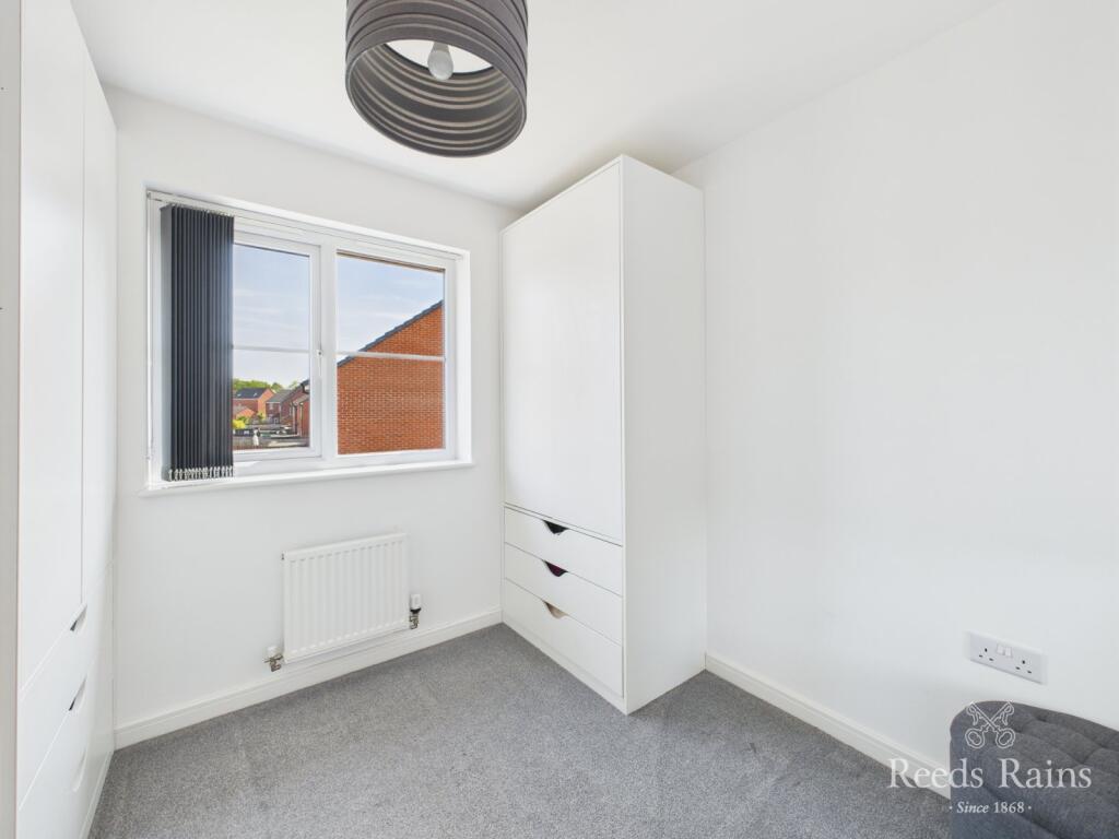 Bed 4/ Dressing Room