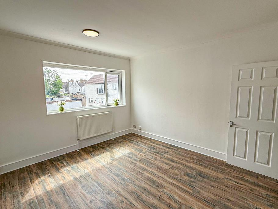 Lounge / Kitchen
