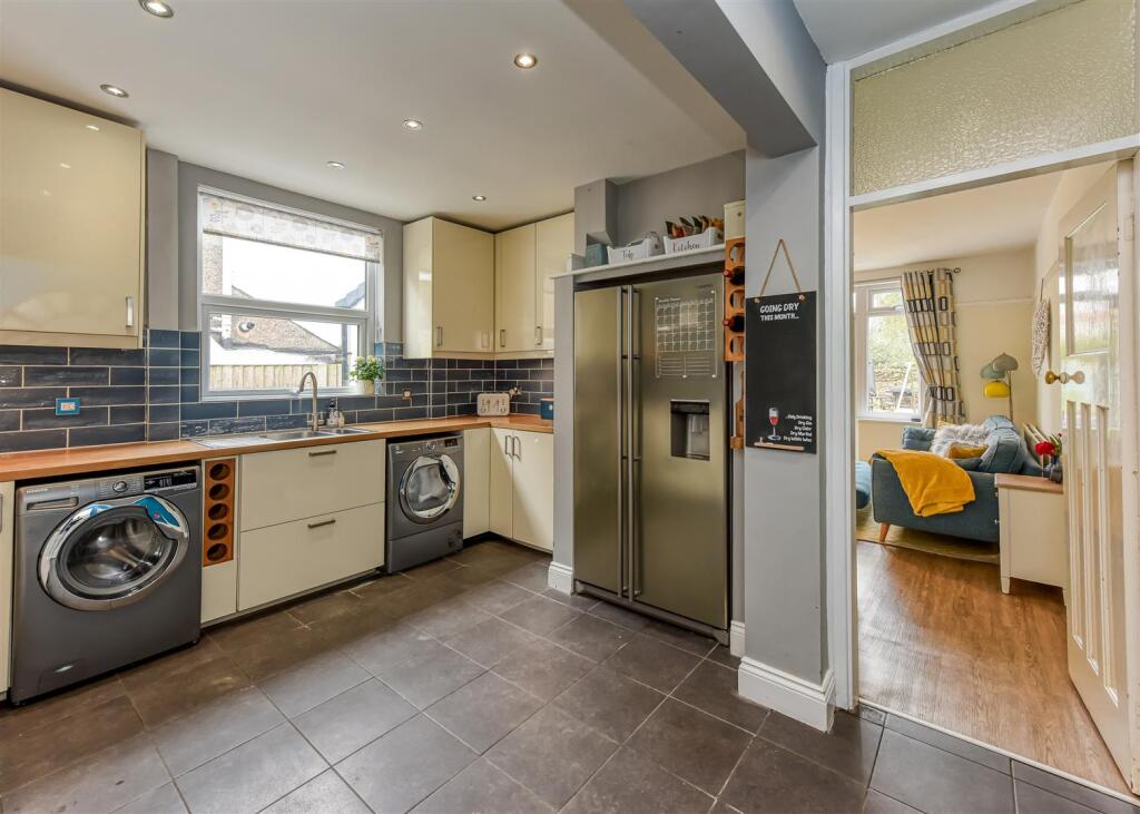 36 Pennhouse Avenue-Kitchen.jpg