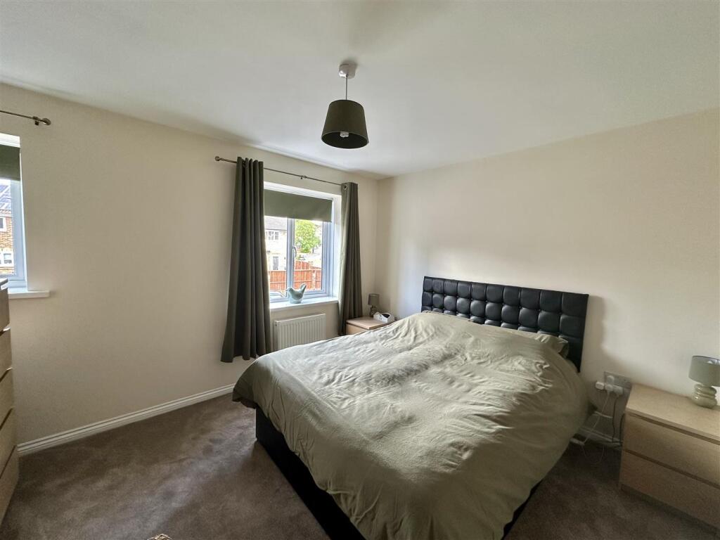 Bramleys Estate Agents - Little Green Lane - Heckm