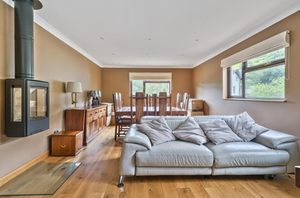 1303352-28-68482d...