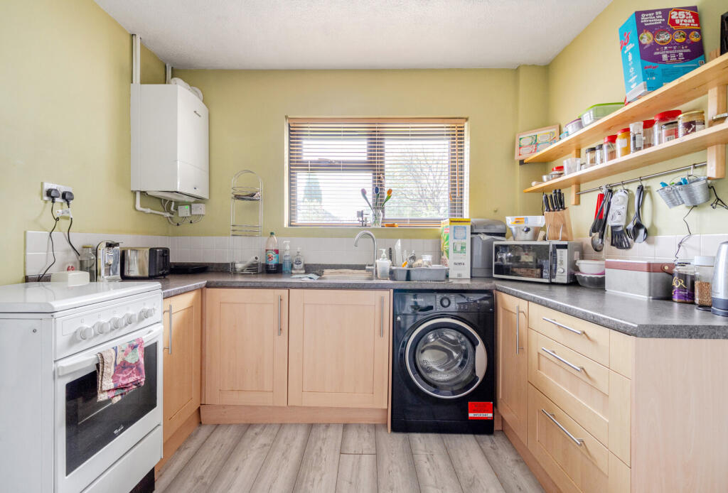 1372274-6-690236e...