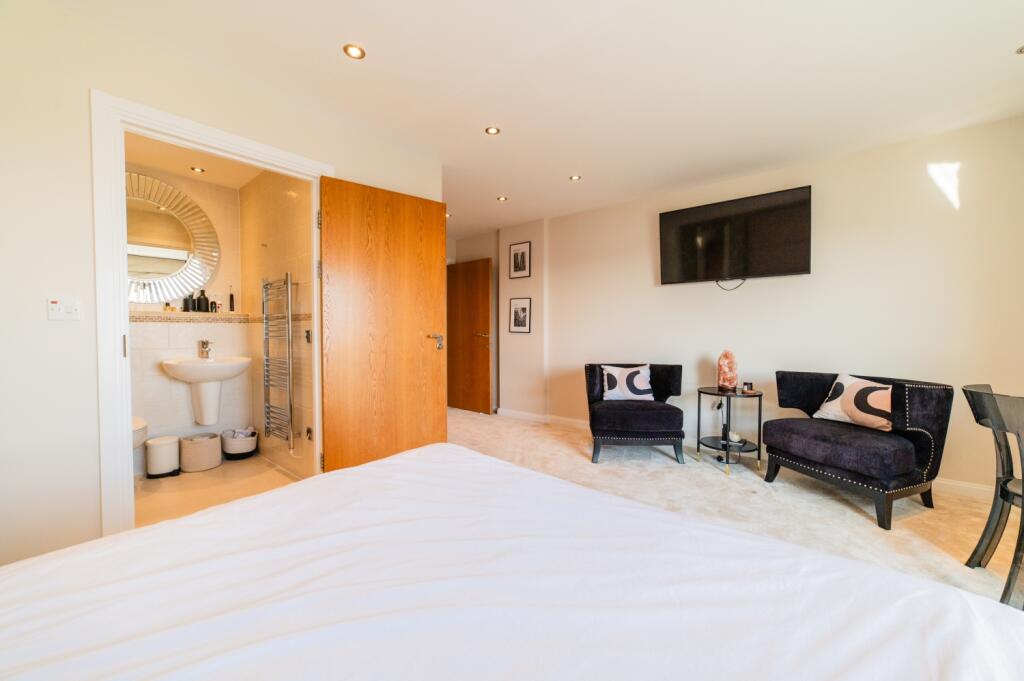 Award-winning Media team on EVERY Listing_32