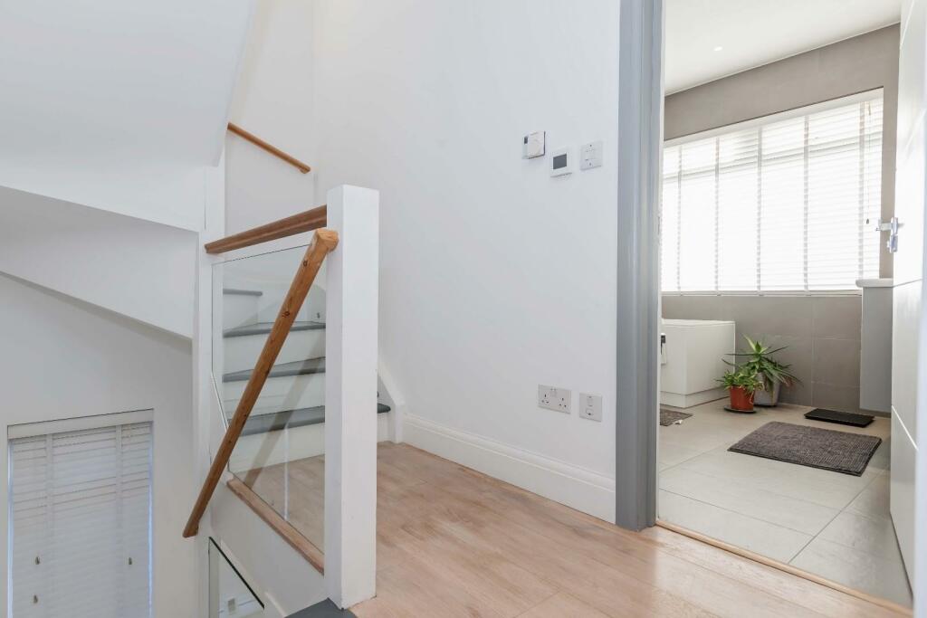 Ridgeway Close_11.jpg