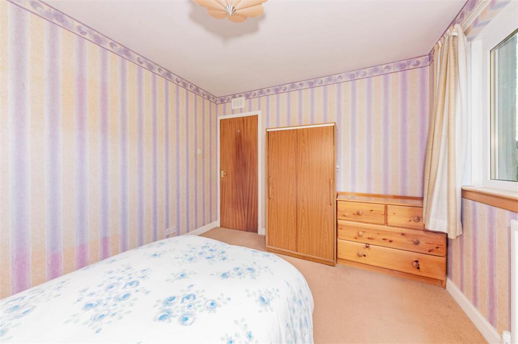 35 Falkland Crescent BF-5.JPG