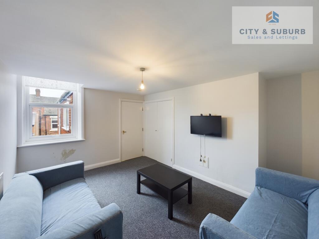 CAM01351G0-PR0048-STILL008