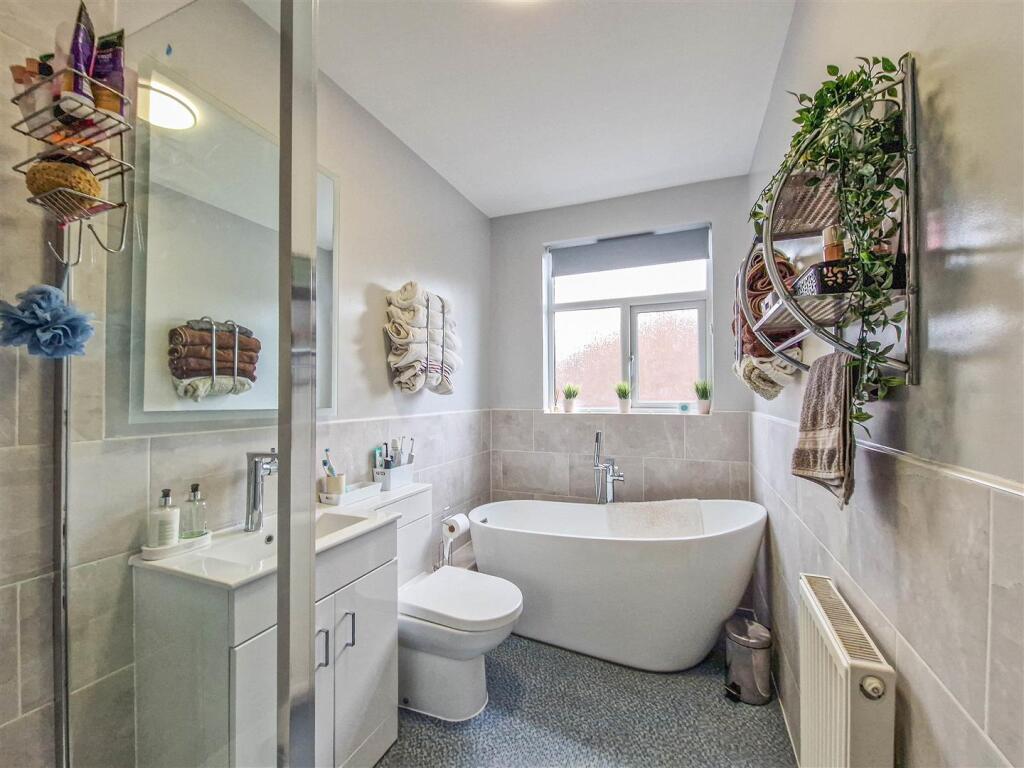 Luxury four piece bathroom