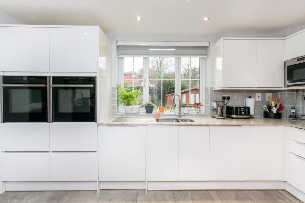 Kitchen/dining/living