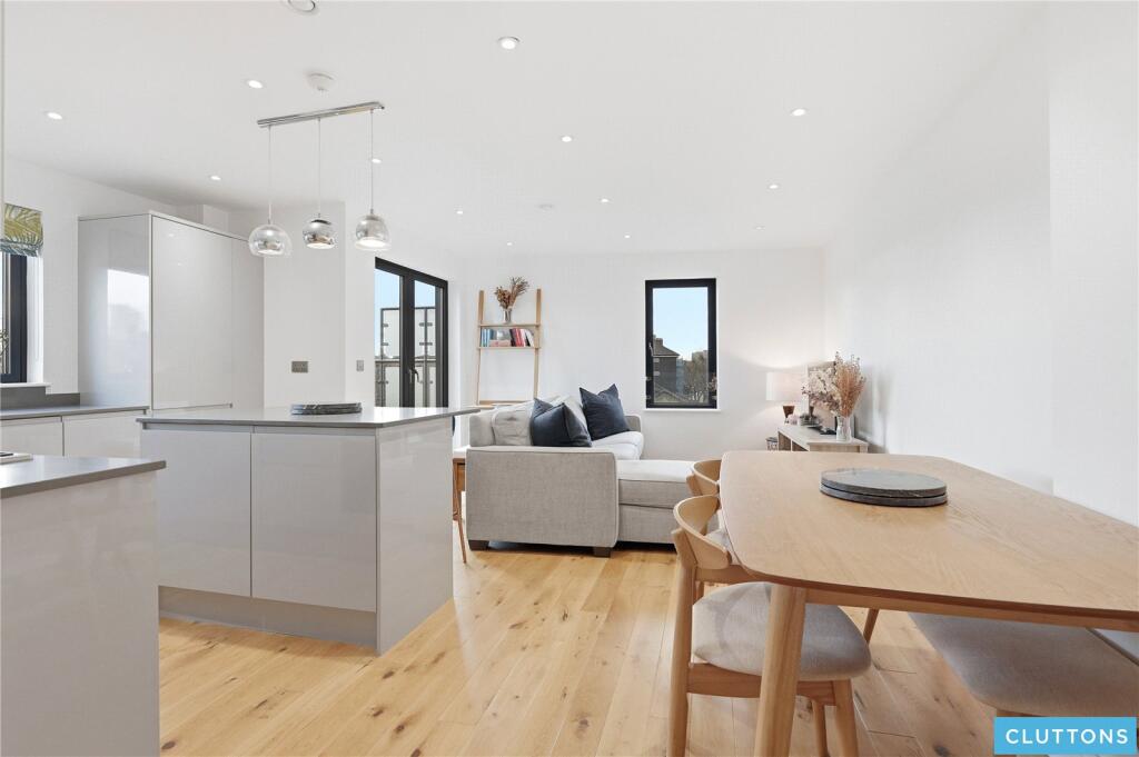 Higgins House, 161 St. James's Road, London, SE1