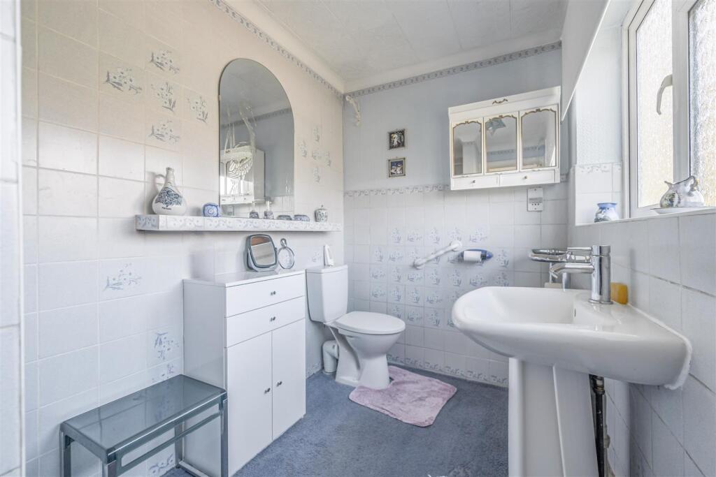 Ensuite to Master
