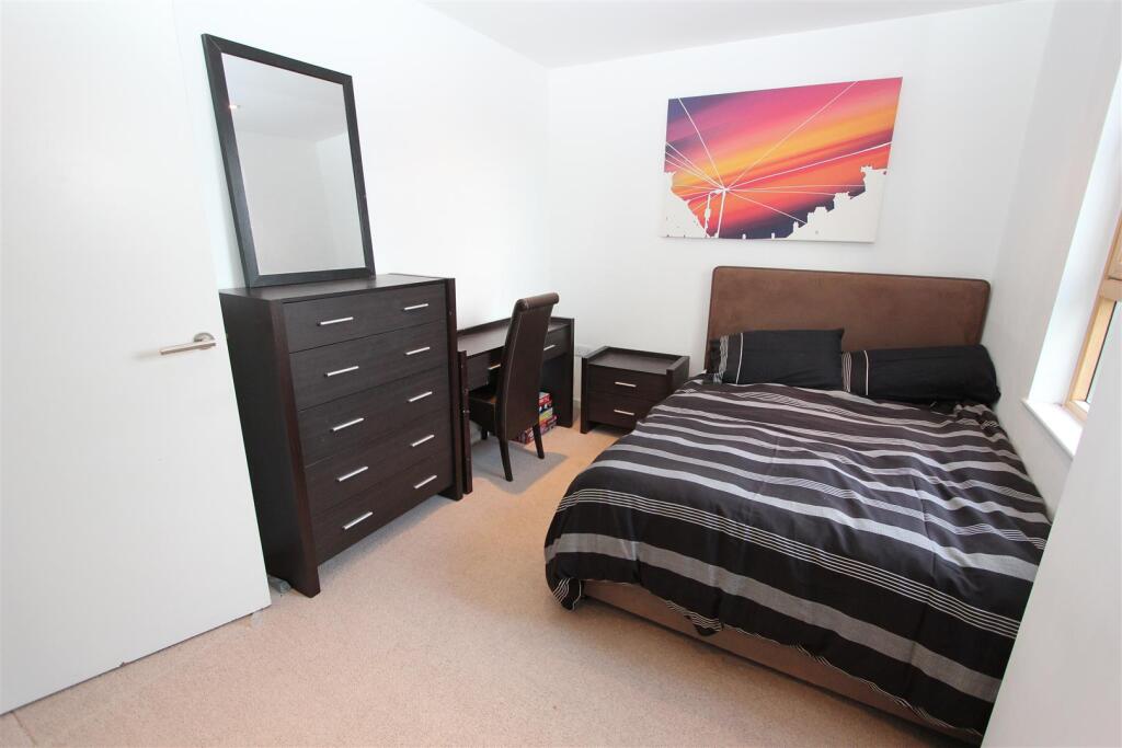 Bedroom2-1.JPG