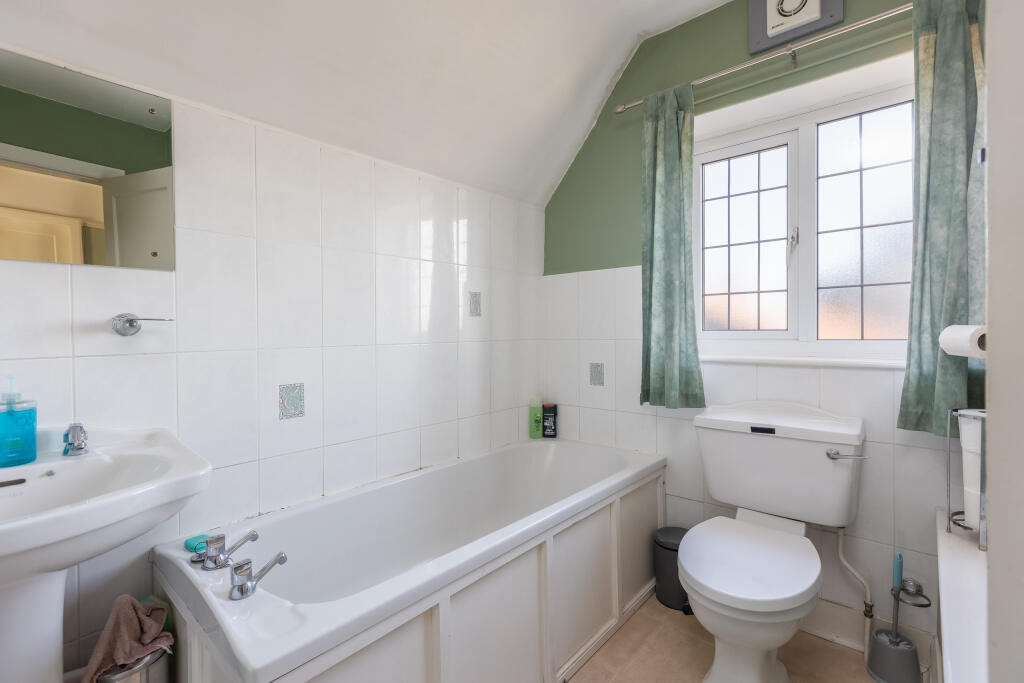 Town Street 4 Bathroom-1