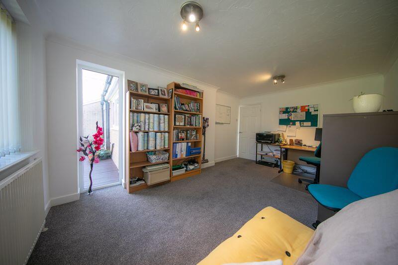 Ground floor bedroom/Home working space
