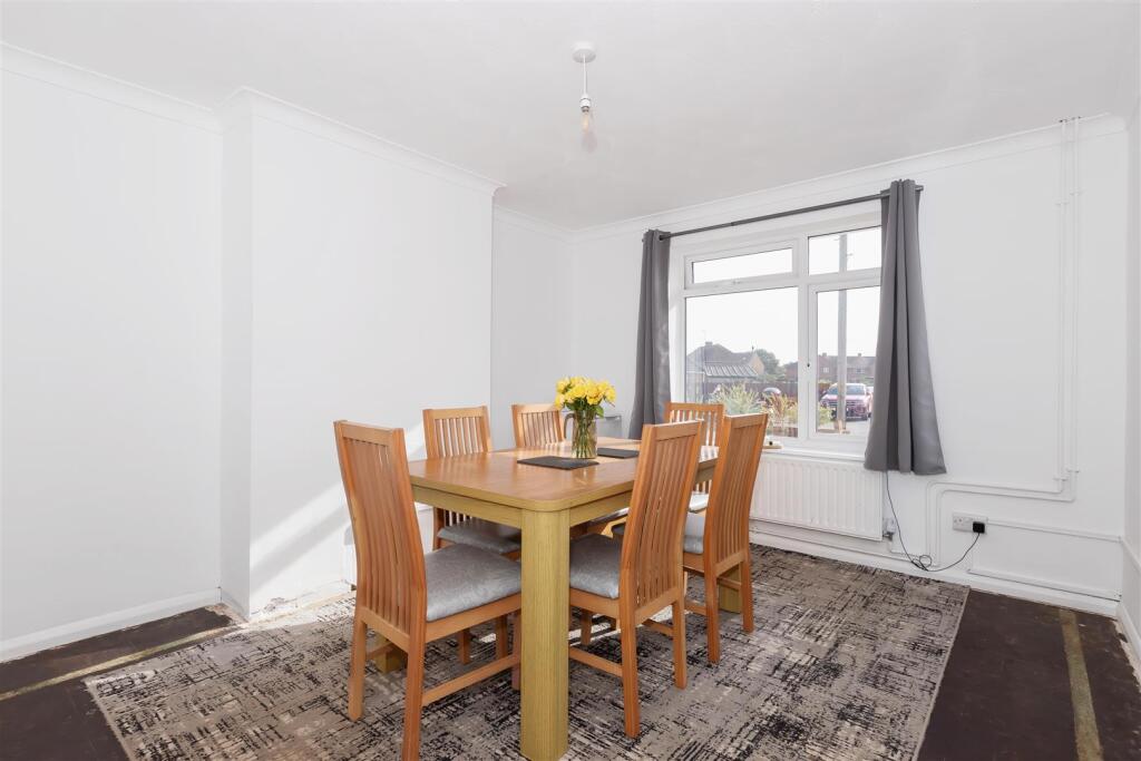 West Onslow Close_9.jpg
