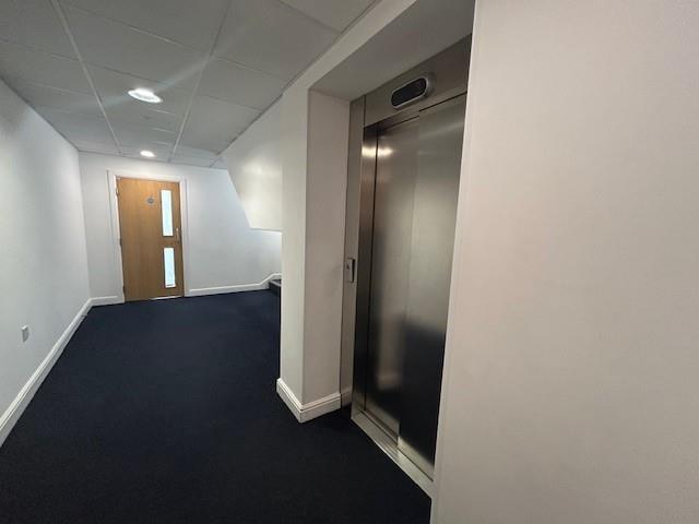 83 Elmhurst Court lift.jpg