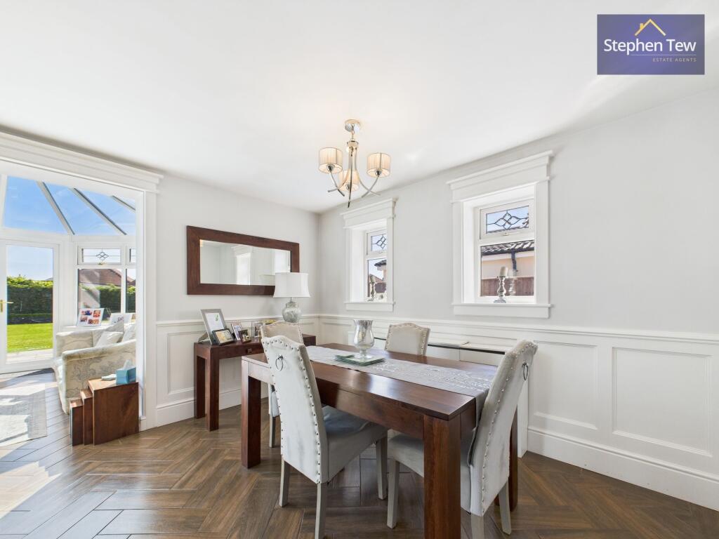 Lounge/ Dining Room