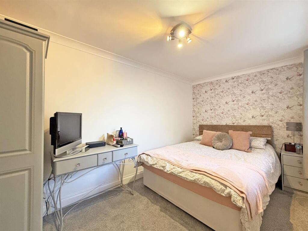 Erlstoke Close 81 - Bed 1.jpg