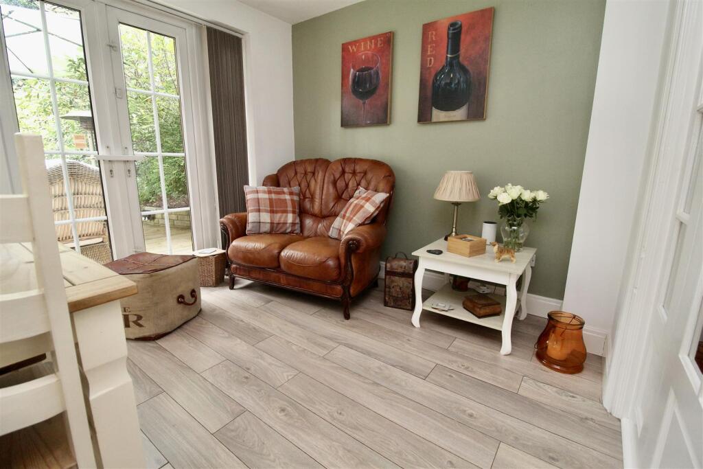 Family Kitchen/Dining/Sitting Room