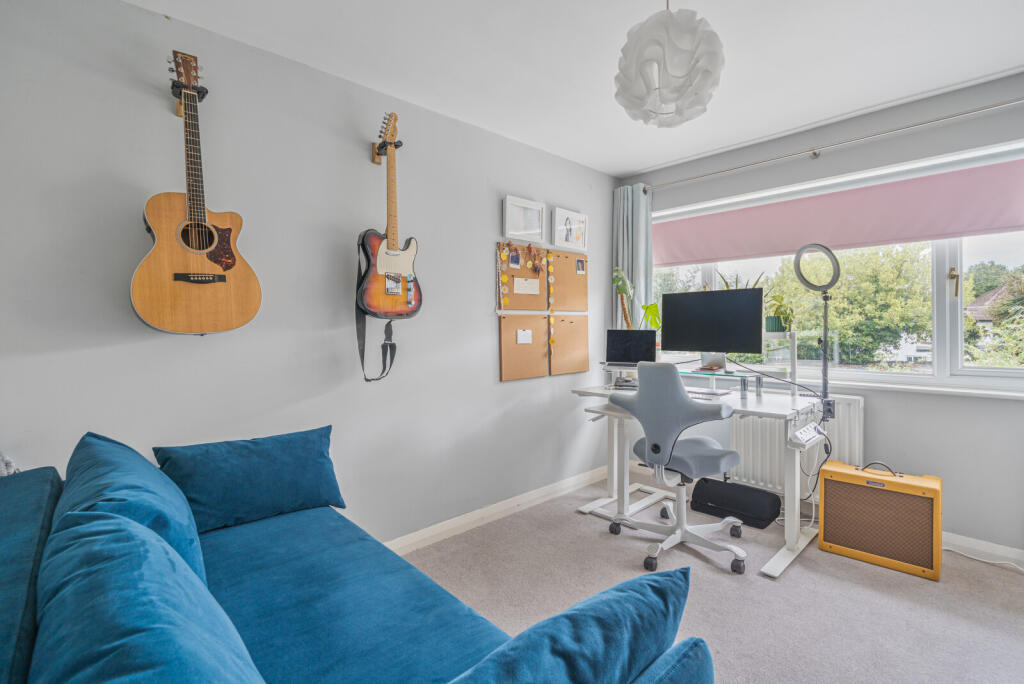 1330205-5-688373e...