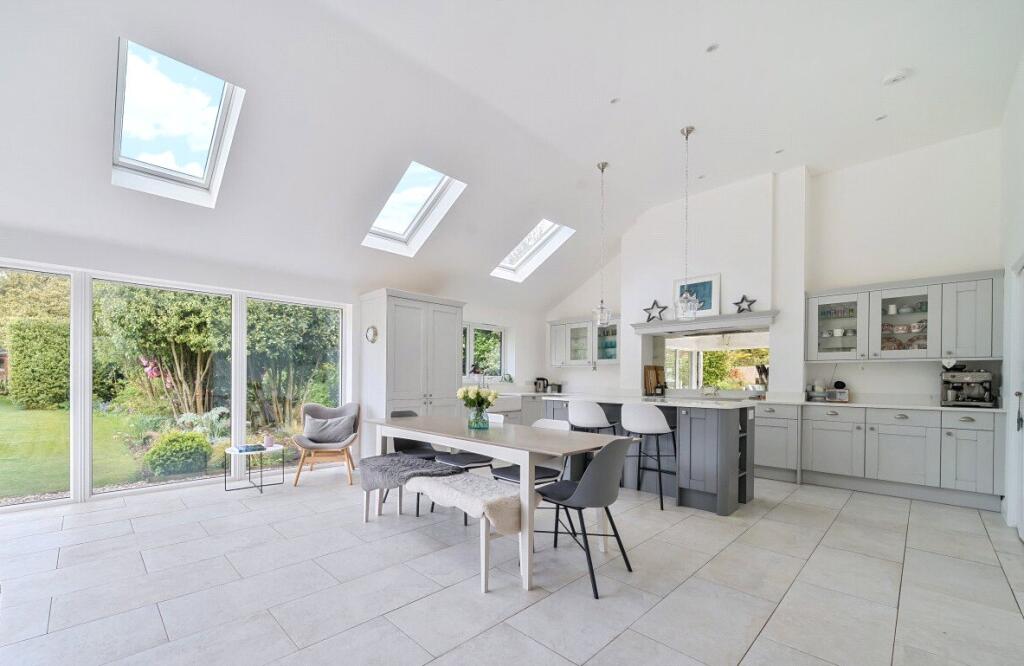 Kitchen /Dining Room