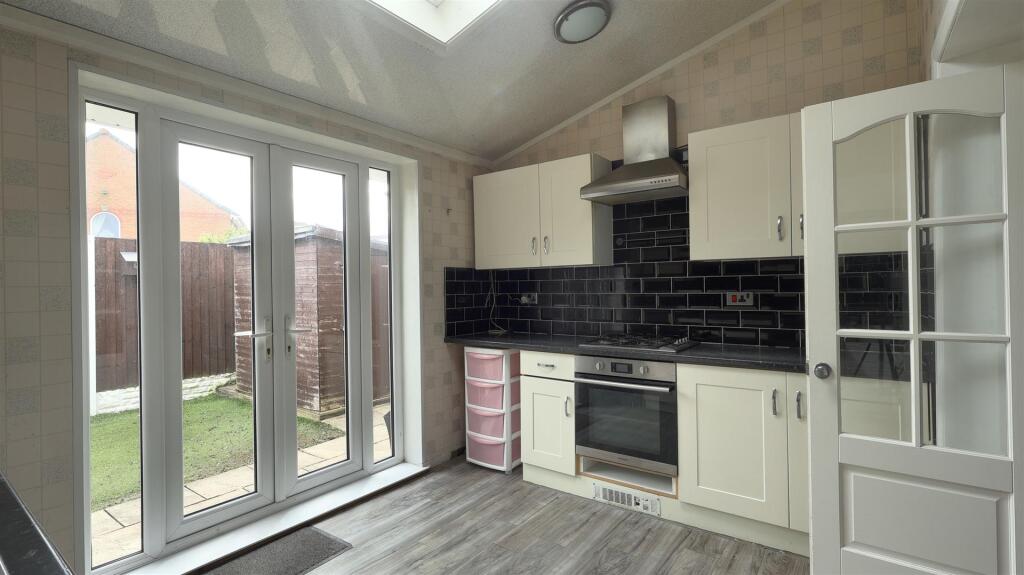 Yewtree Avenue Kitchen