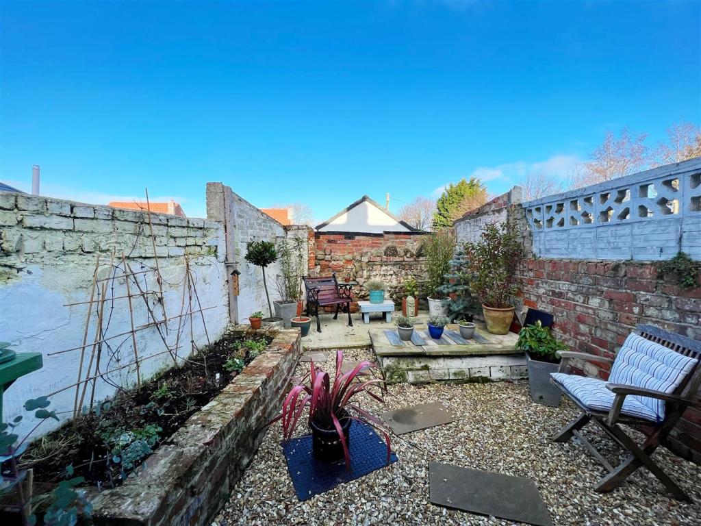 Garden 1.jpg