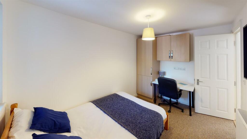 8-Montgomerie-Rd-Portsmouth-Bedroom (10).jpg