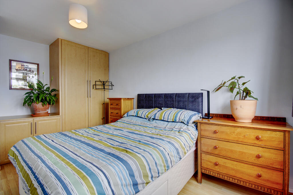 Second bedroom