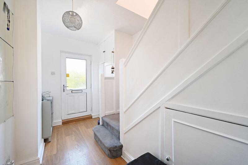 Front Door &amp; Hallway 