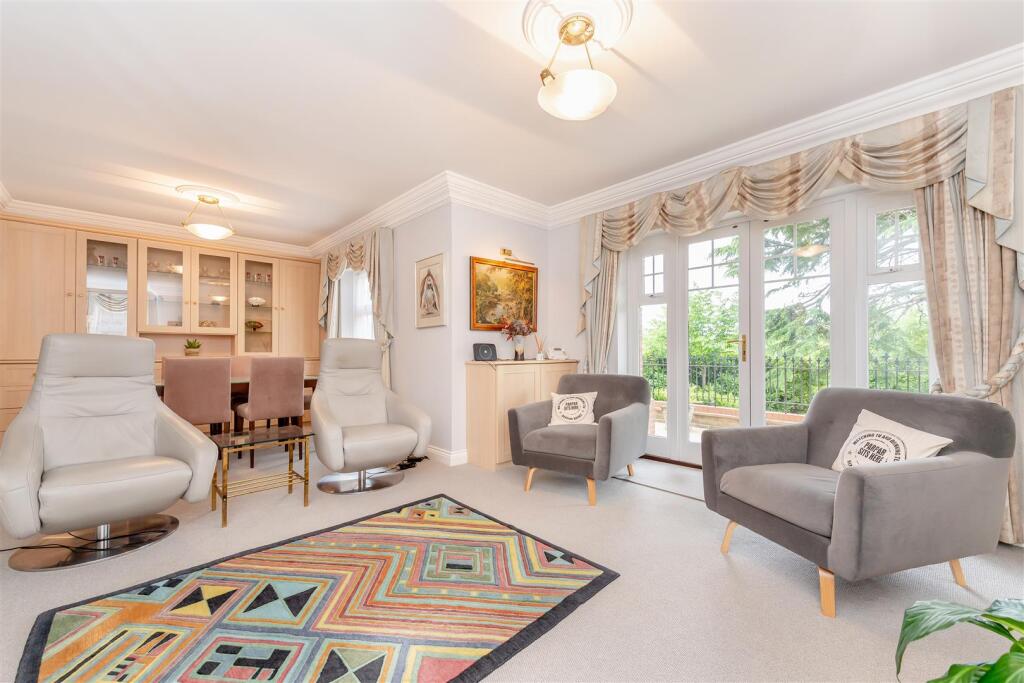 8648229-interior04.jpg