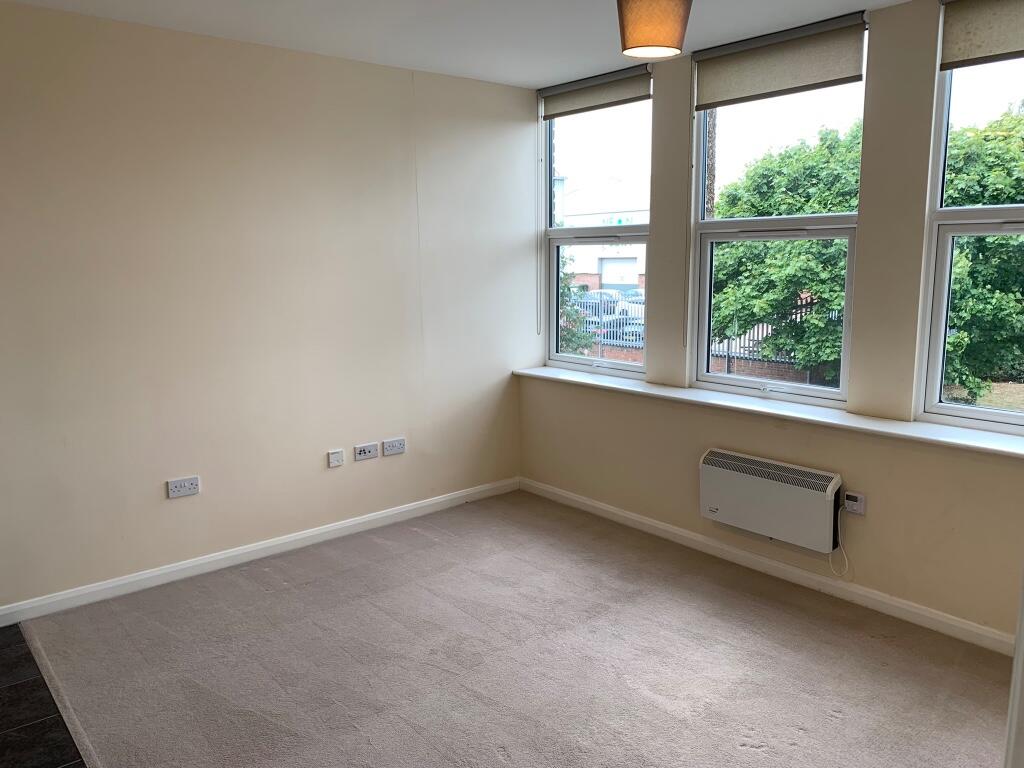LIVING ROOM AREA