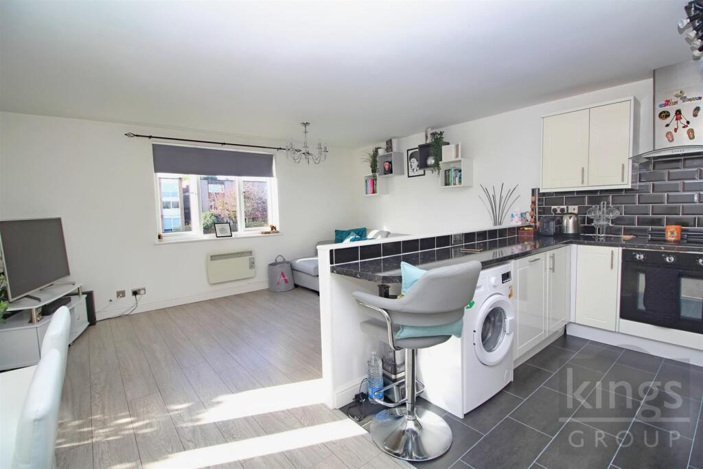 Lounge / Kitchen