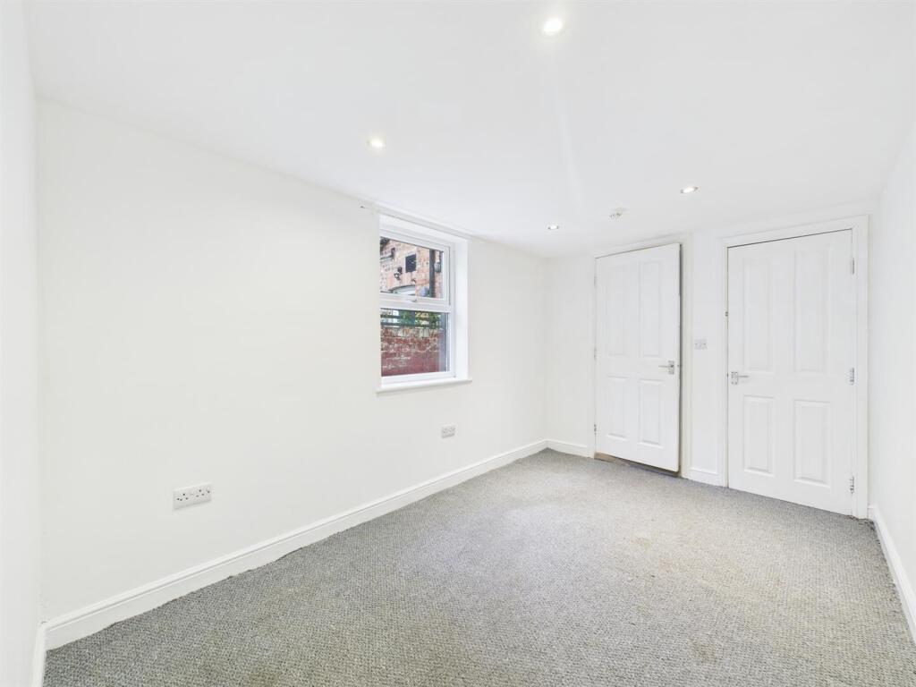 Bedroom: