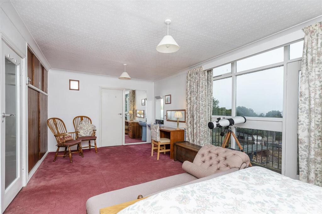 Bramleys Estate Agents - Pinfold Lane - Fixby (31)