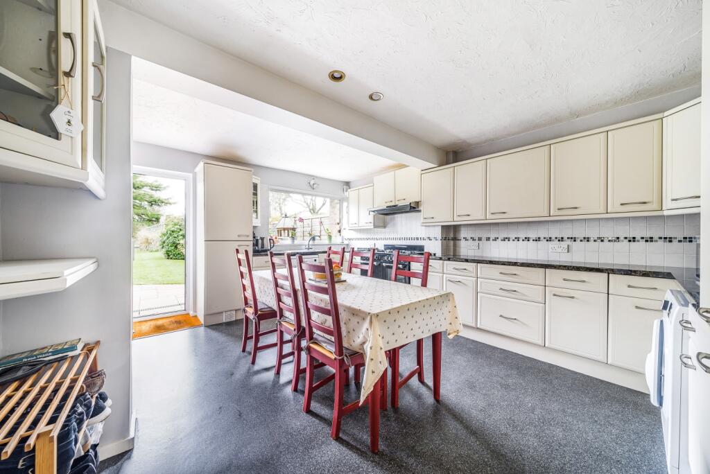 Kitchen/Breakfast Ro