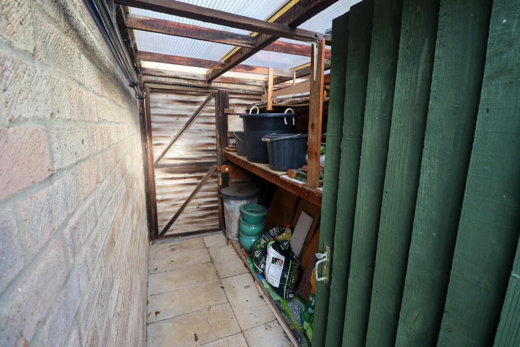 Side store
