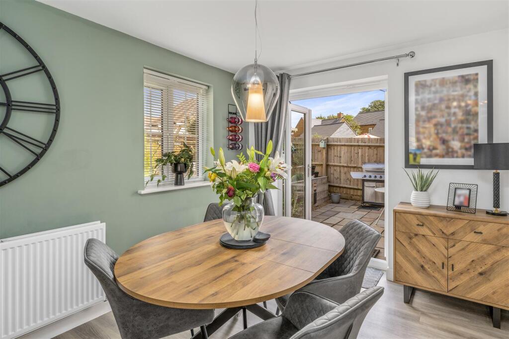 12 Blackwell Drive, Bodicote-7.jpg