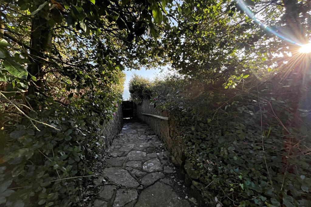 Path To Clifftops