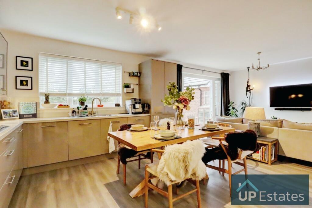 Living Kitchen Diner 1.jpg