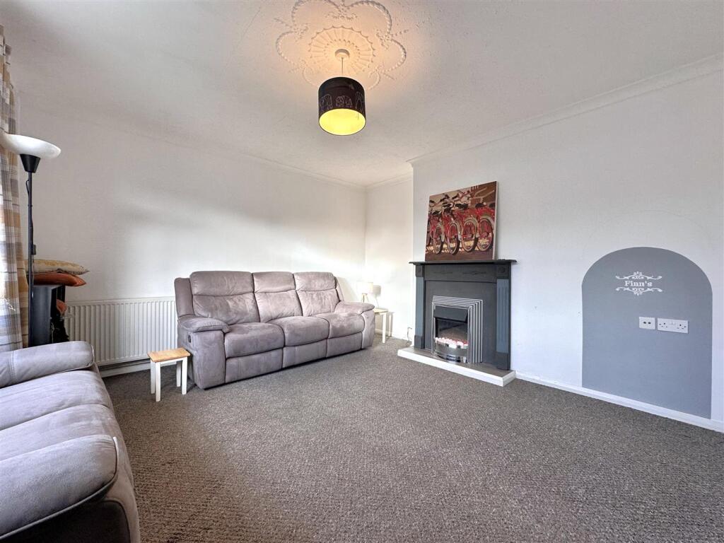 Lounge 302