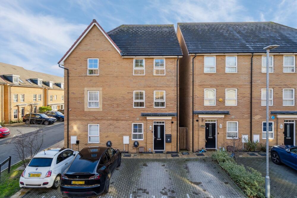 Layton Crescent, Slough, SL3