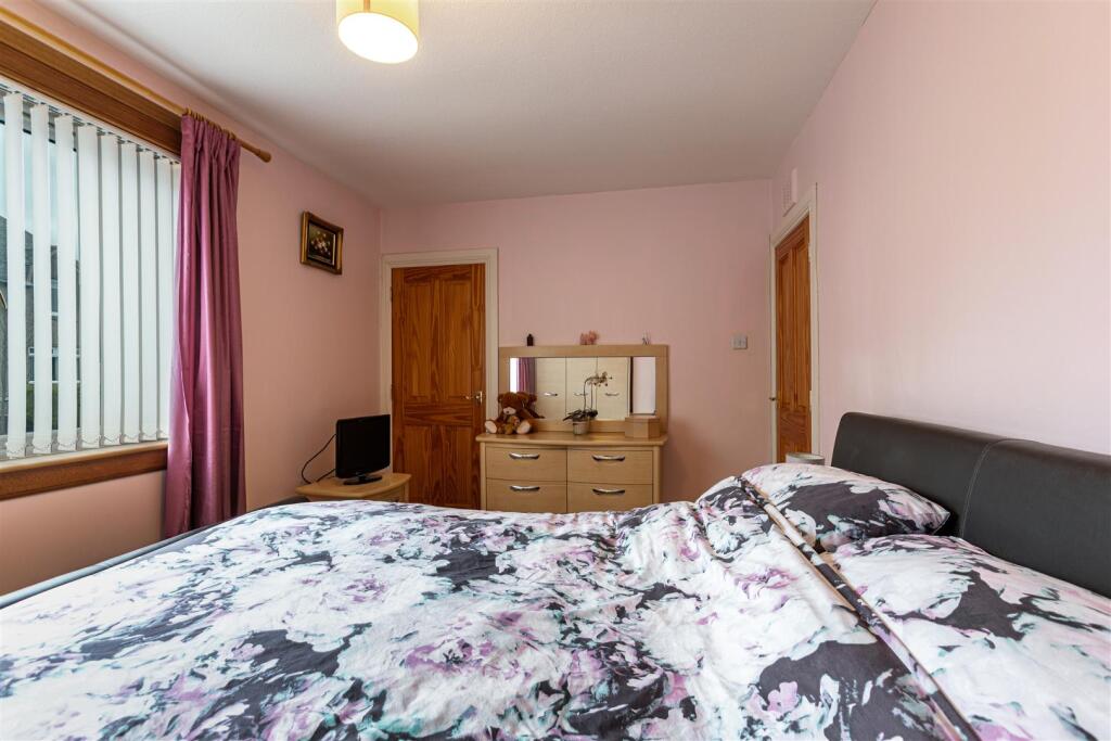 64 Forest Gardens Galashiels 23.JPG