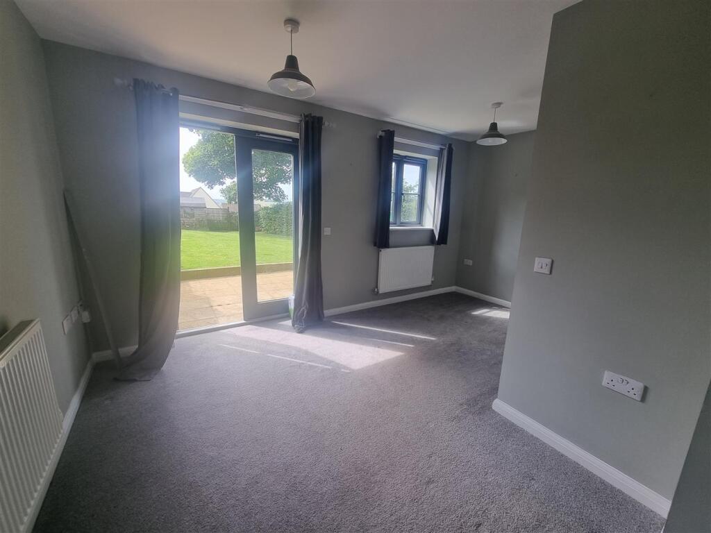 52 Bownham Mead living room.jpg