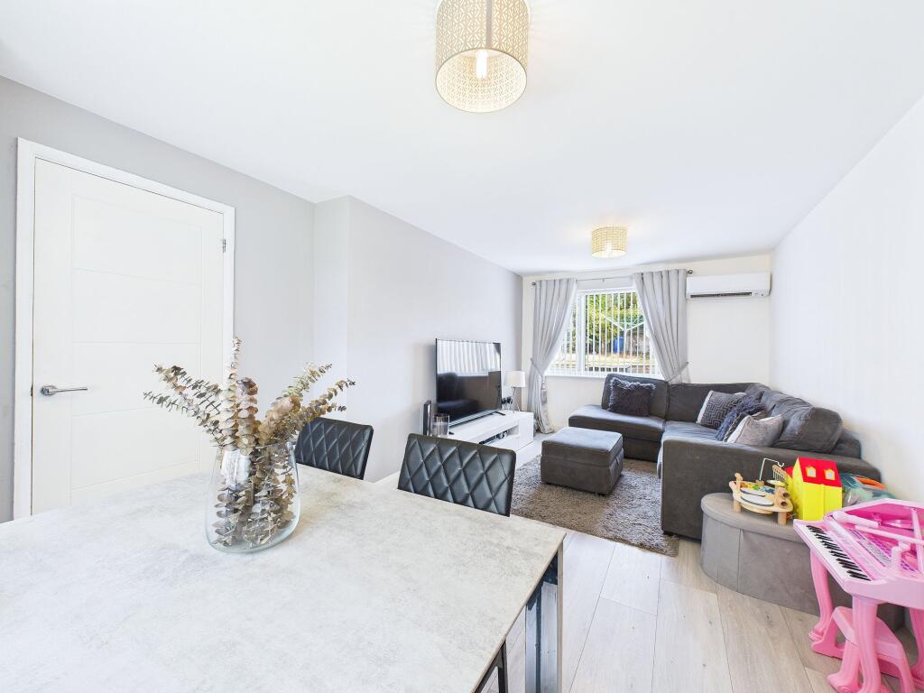 Living/DIning Room