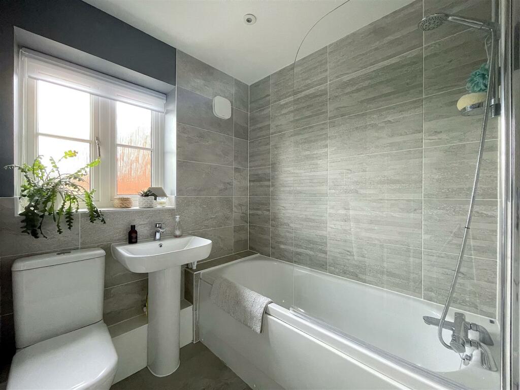 Bathroom One (1).jpeg