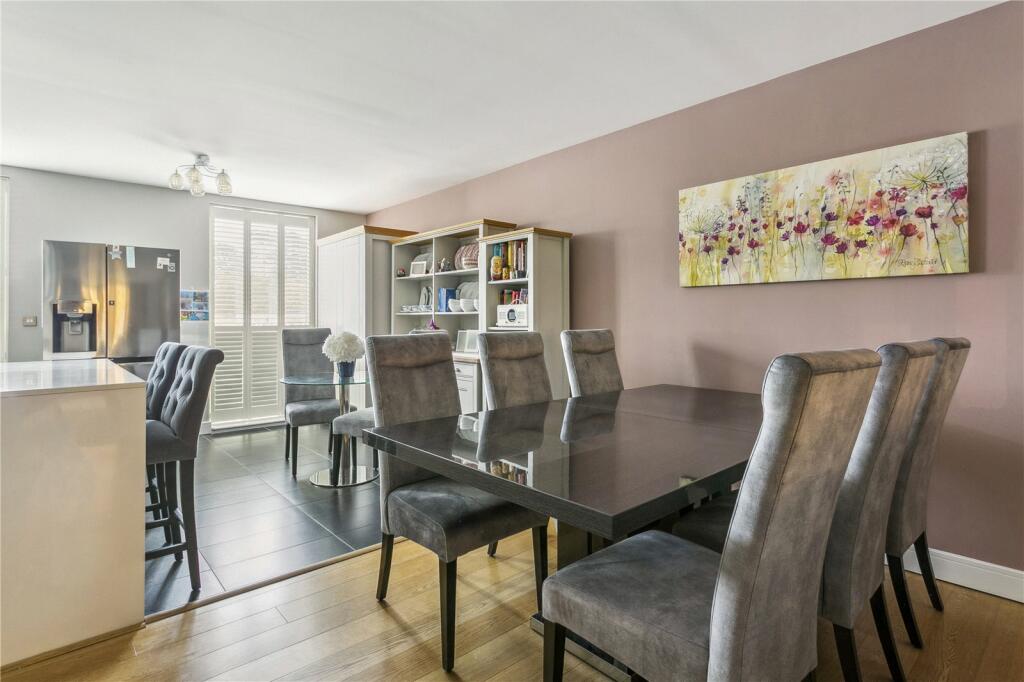 Sitting/Dining