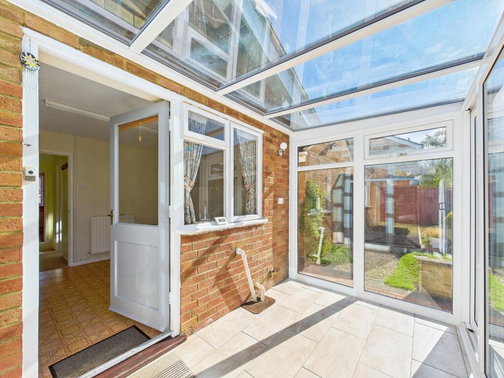 CAM01338G0-PR0137-STILL008