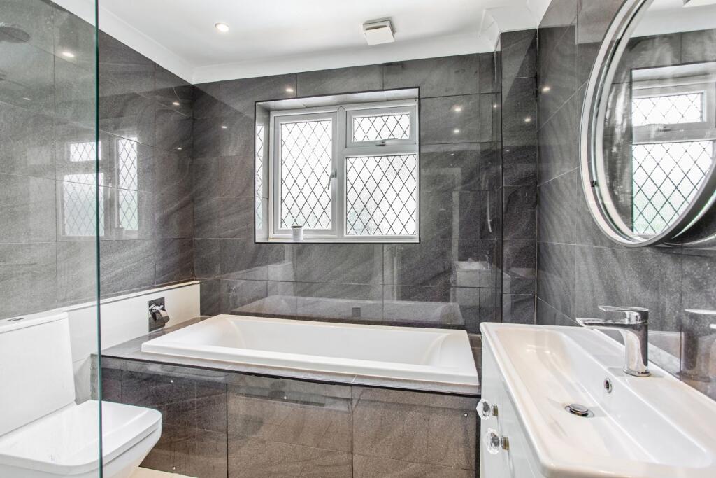 Bath/Shower Room