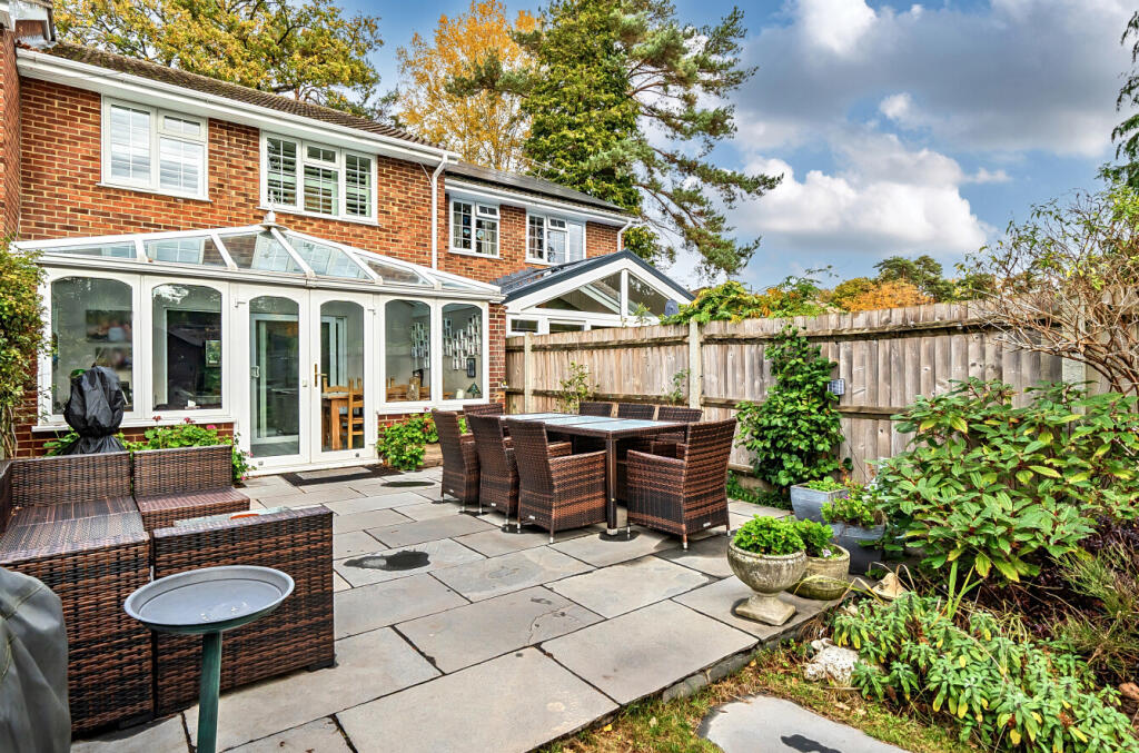 1373867-15-6903a6...