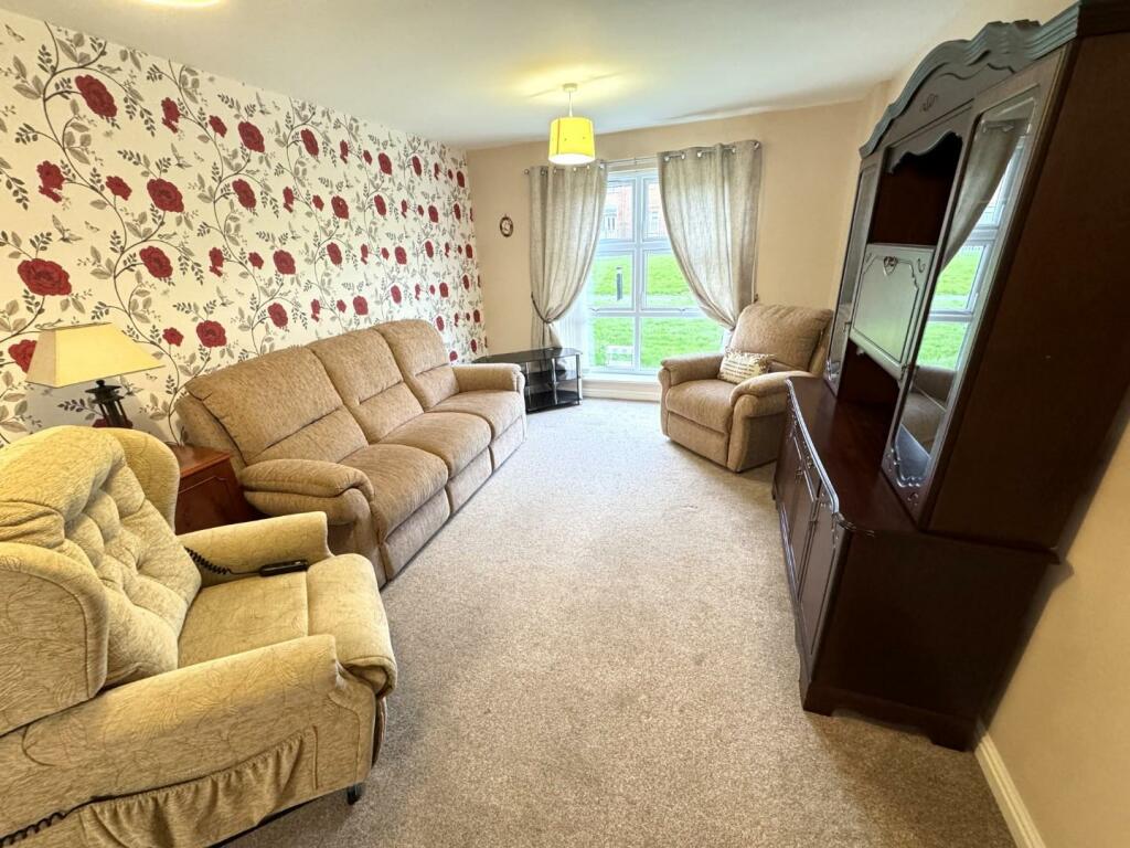 LOUNGE AREA